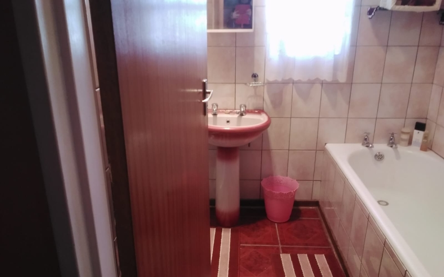4 Bedroom Property for Sale in Buitendag Eastern Cape